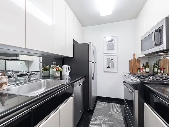 3rd image of 525 E 72nd St APT 18D