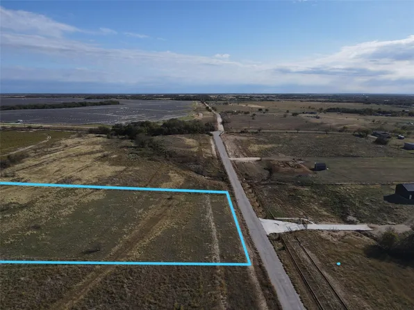 63 Longview Creek Trl, Itasca, TX 76055