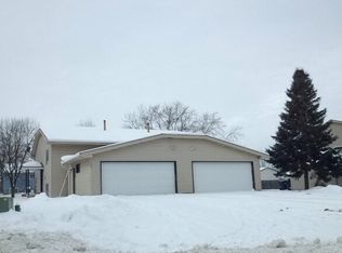 7925 Kyle Ave N, Brooklyn Park, MN 55443
