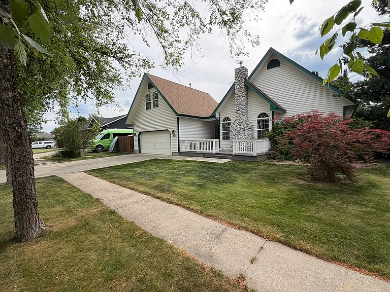 2425 Aspen Way — Photo 2