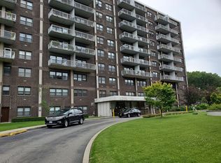 1100 Clove Rd, Staten Island, NY 10301