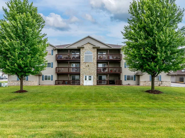 209 E Price St Unit 301, Eldridge, IA 52748