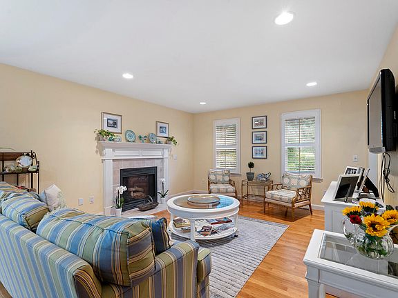 5th image of 87 Neshobe Road