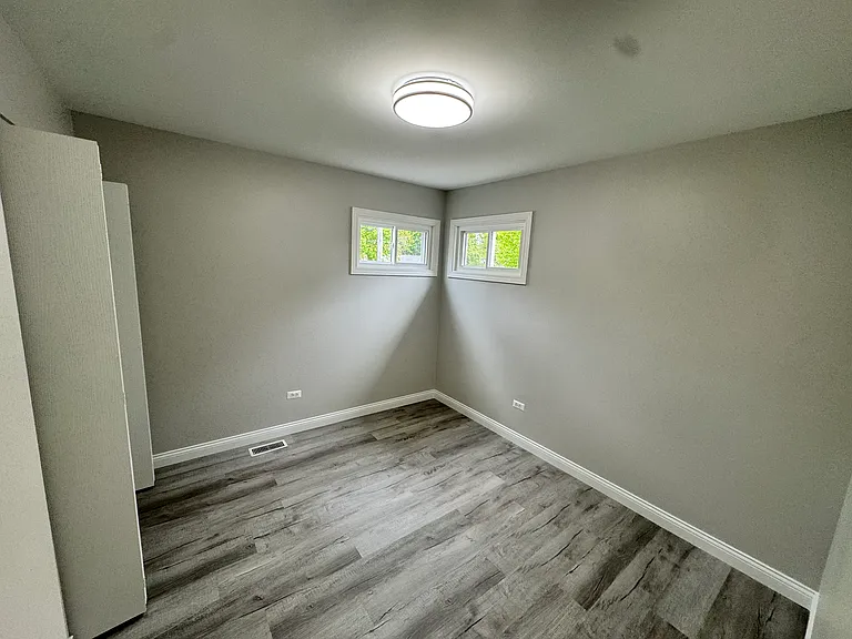 2616 Metropolitan Ave — Photo 18