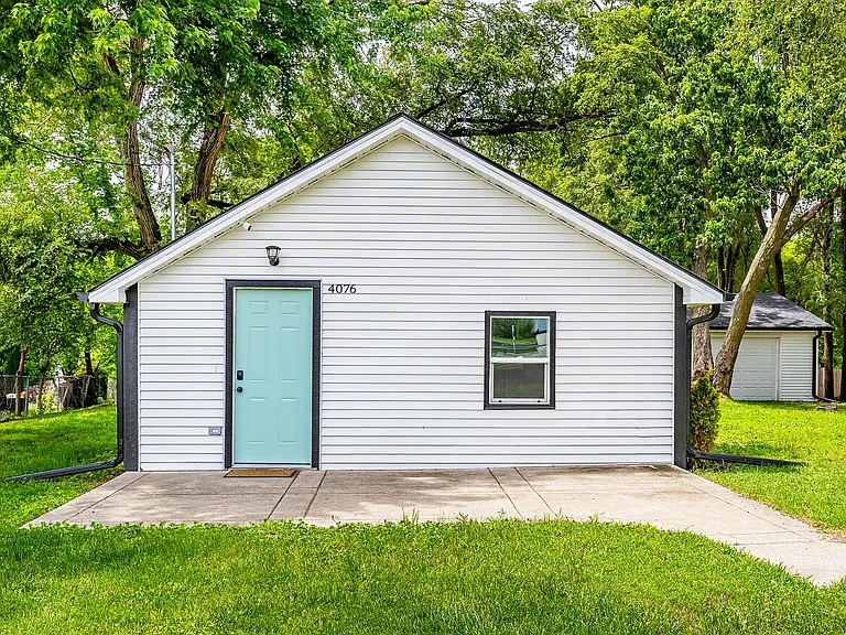 4076 Indianola Ave — Photo 1