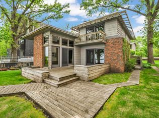 2813 Lake Shore Dr, Okoboji, IA 51355