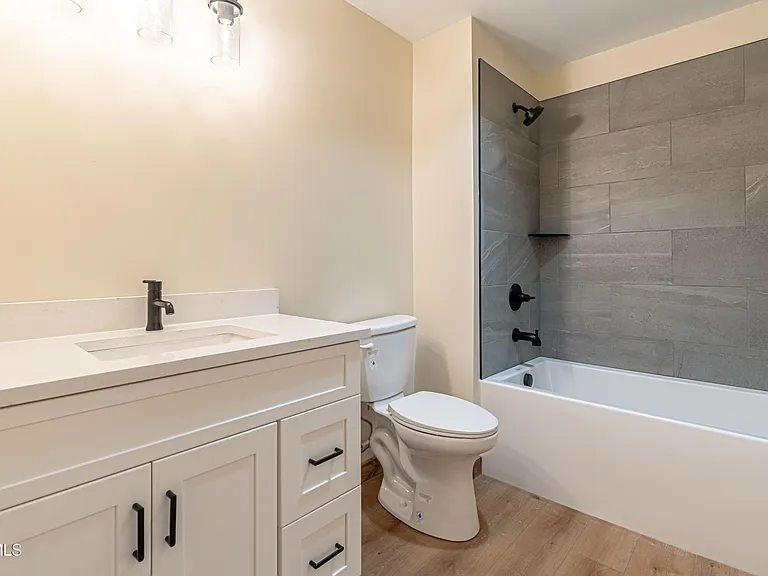 453 E Main St #400 — Photo 9