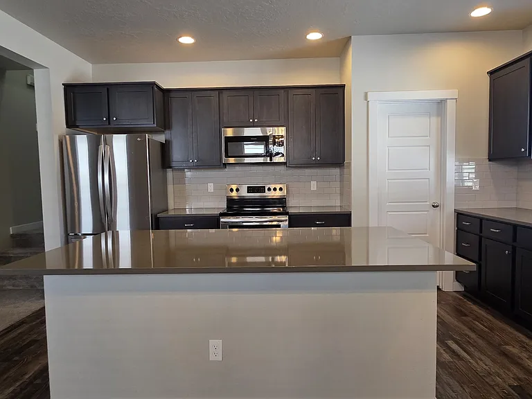 3313 S Daybreak Ave — Photo 5