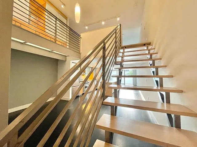 188 King St #304 — Photo 3
