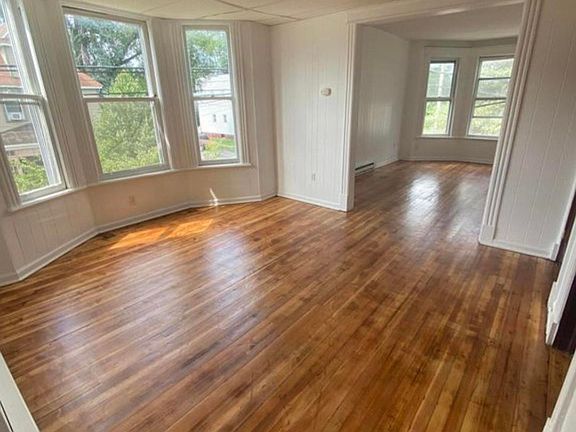 3rd image of 534 Morris Ave #2