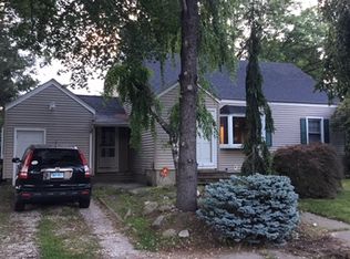 167 Roger Williams Rd, Bridgeport, CT 06610