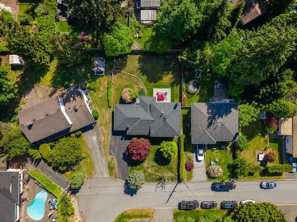 1256 Eastview Rd, North Vancouver, BC V7J 1L6