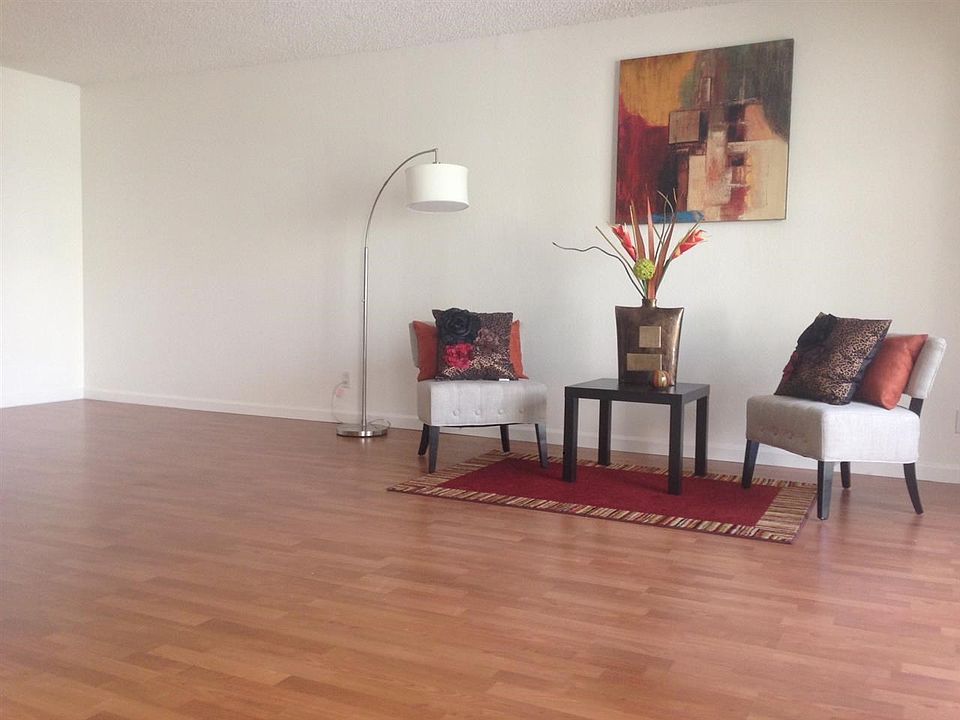 1st image of 430 N Civic Dr APT 318