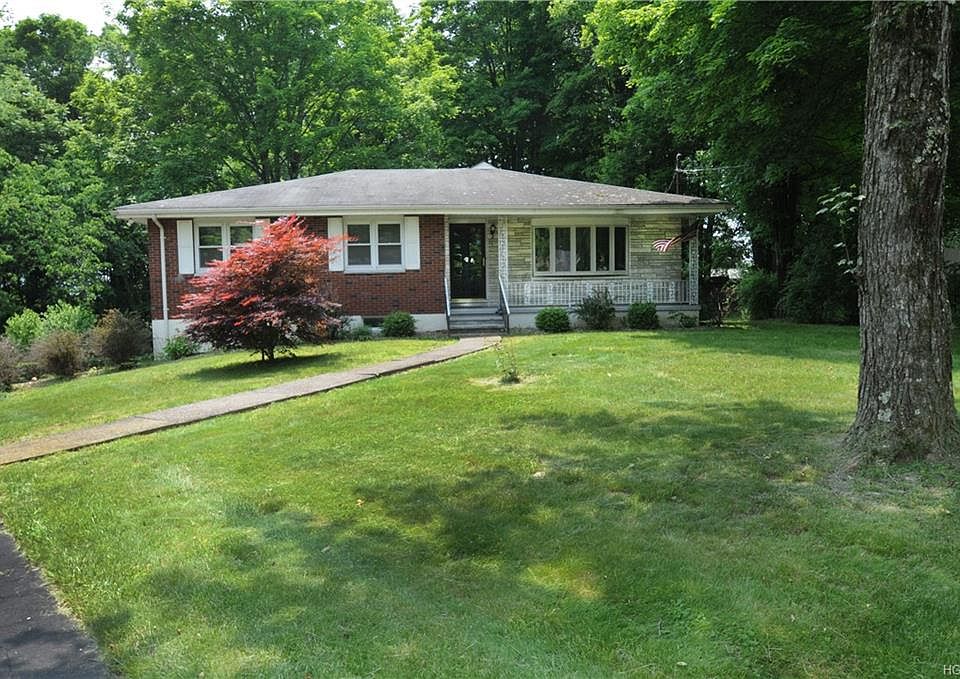 1st image of 208 Hy Vue Cir