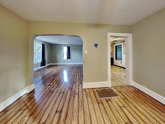 4th image of 109 W Montgomery Ave
