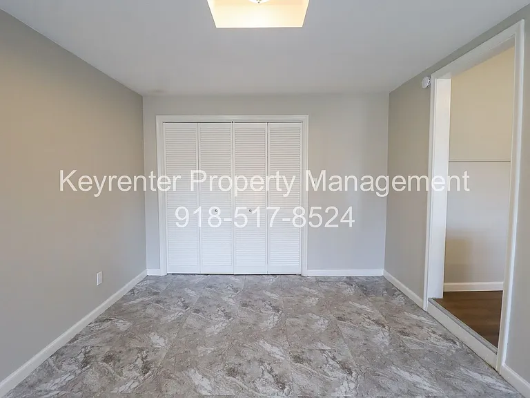 723 N Gary Pl — Photo 14