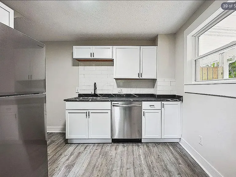 782 Gibbard Ave — Photo 6