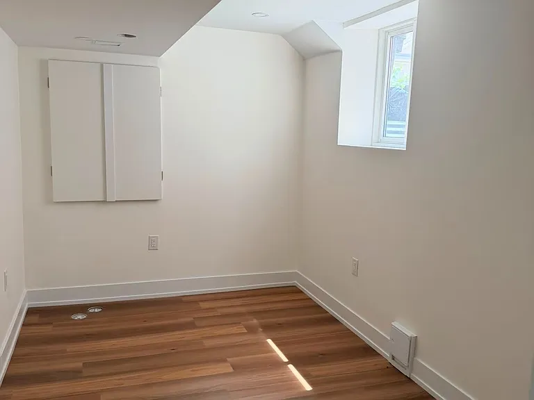 18 Golden Springs Dr — Photo 2