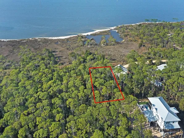 578 E Bay Shore Dr, Eastpoint, FL 32328
