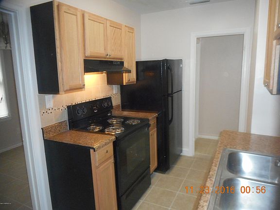 5th image of 904 Wayne St