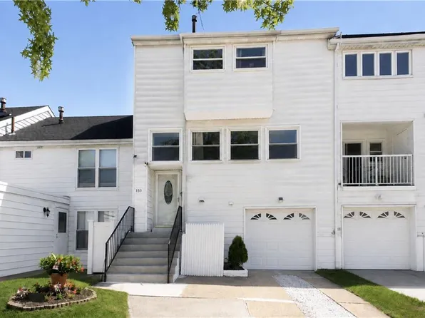333 Hampton Grn, Staten Island, NY 10312