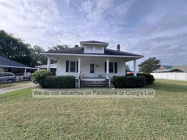 507 W D St — Photo 1