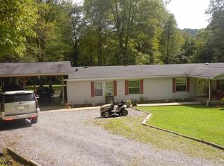 184 Primrose Dr, Fairview, WV 26570