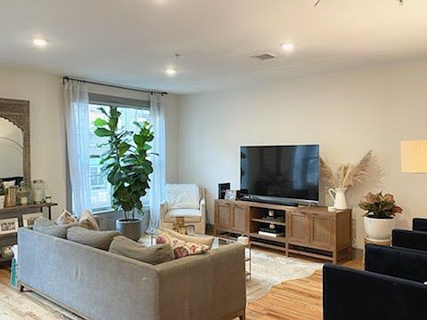 1st image of 212 3rd St #Townhouse