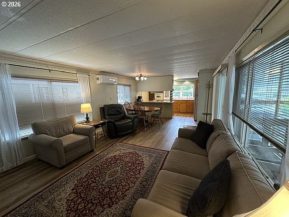 3rd image of 3760 Highway 101 Space 18