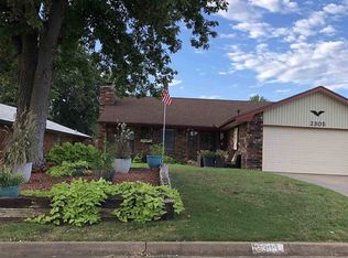 2305 Heritage Trl, Enid, OK 73703