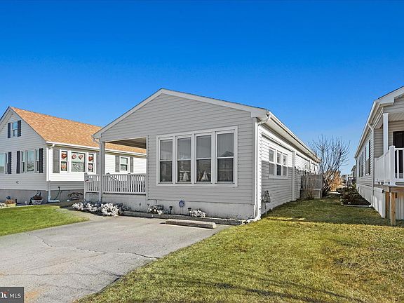 2nd image of 120 Nautical Ln