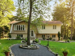 631 Patriot Ln, Pocono Summit, PA 18346