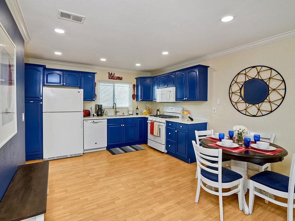 1st image of 159 Palm Ave #159