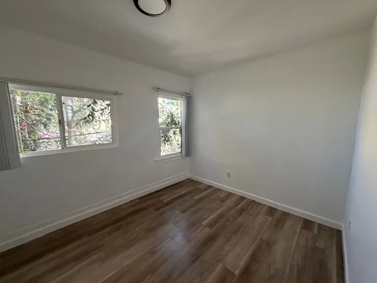 4705 Willowbrook Ave — Photo 57