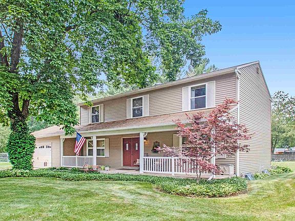 4th image of 22935 Bradford Ct
