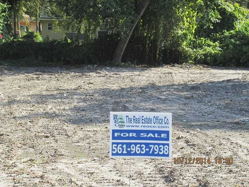2nd image of 830 NW 81st St