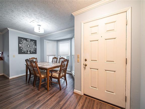 3rd image of 1 Lexington Cir