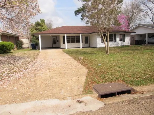 704 Watson Dr, Natchitoches, LA 71457