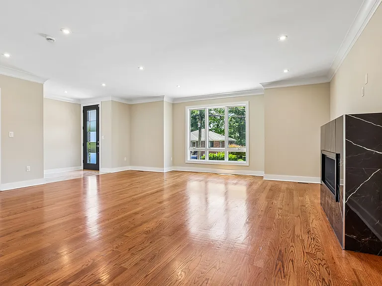 211 Warwick Ave #1 — Photo 43