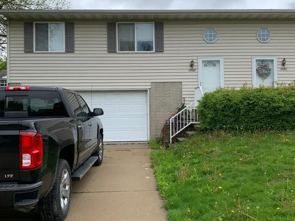 1002 Quarry Ave SW #1, Cedar Rapids, IA 52404