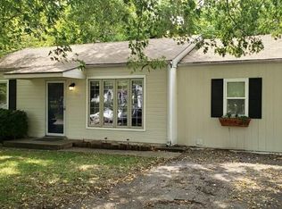 2313 SW Winterwood Ln, Topeka, KS 66614