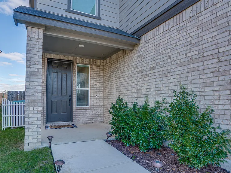 1806 Overlook Bnd — Photo 3