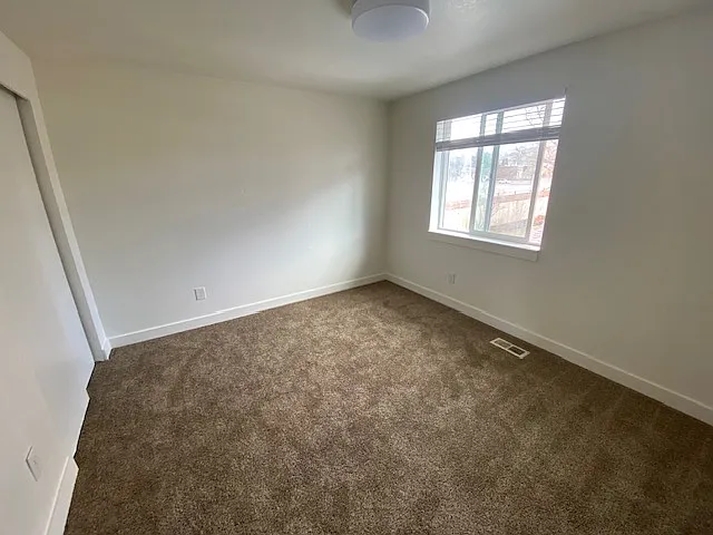 258 E Center St — Photo 6