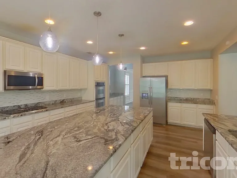 7457 Mistydawn Dr — Photo 6