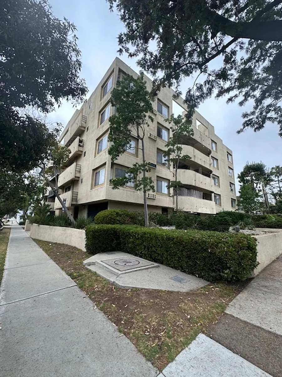 Building Photo - 10323 Woodbine