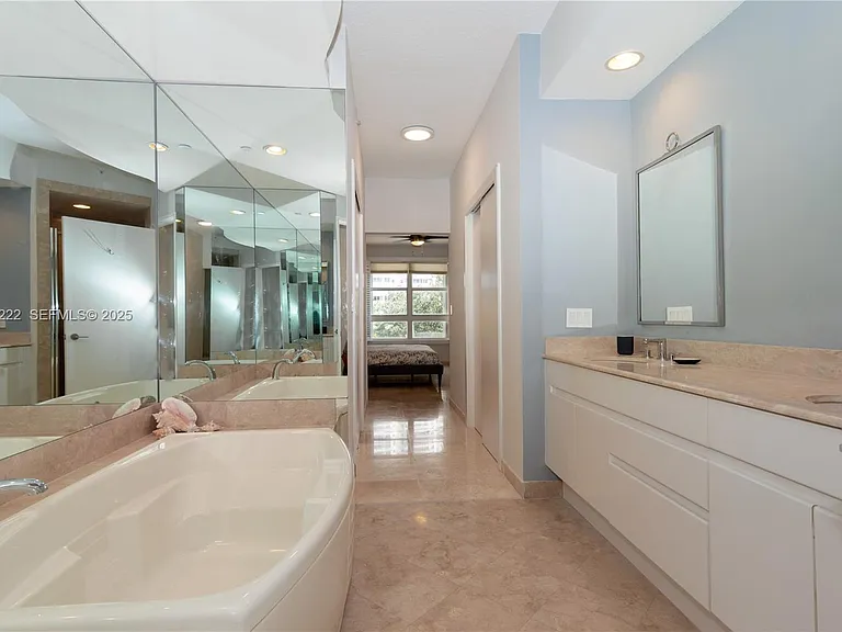 715 Crandon Blvd #306 — Photo 9