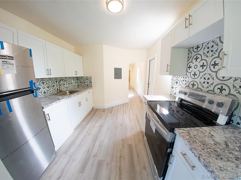 1st image of 424 NW South River Dr #420
