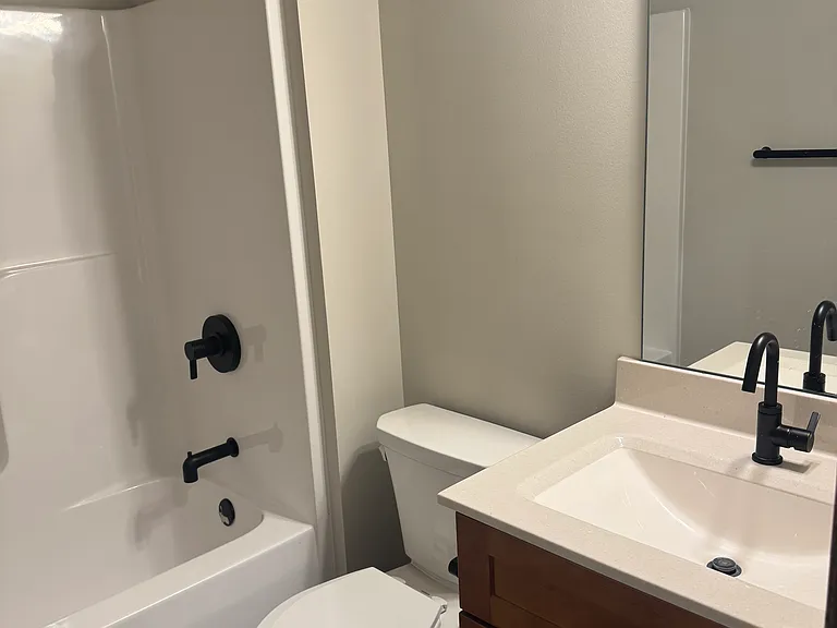6349 S 7th Pl — Photo 15