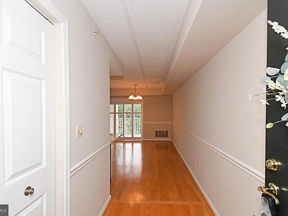 5th image of 122 Brandon Rd W