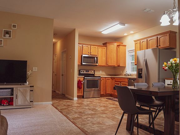 5th image of 2761 Kennedy Dr